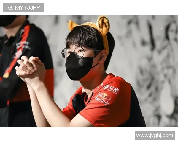 Oner猴子精彩表现助力T1兵分两路成功偷家逆转战局 Oner猴子精彩表现助力T1兵分两路成功偷家逆转战局