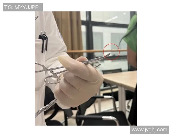 小小针头刺破皮肤带来的不仅是疼痛还有无尽的思考与反思 小小针头刺破皮肤带来的不仅是疼痛还有无尽的思考与反思